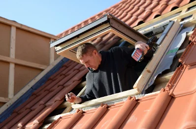Pose de fenêtres de toit Velux à Vélieux
